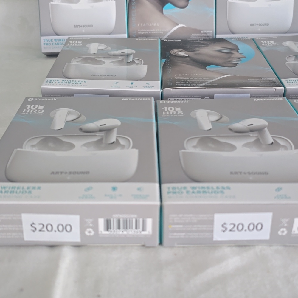 13 True Wireless Pro Earbuds With Charging Case, Bluetooth 10 HRS Battery - Picture 6 of 7
